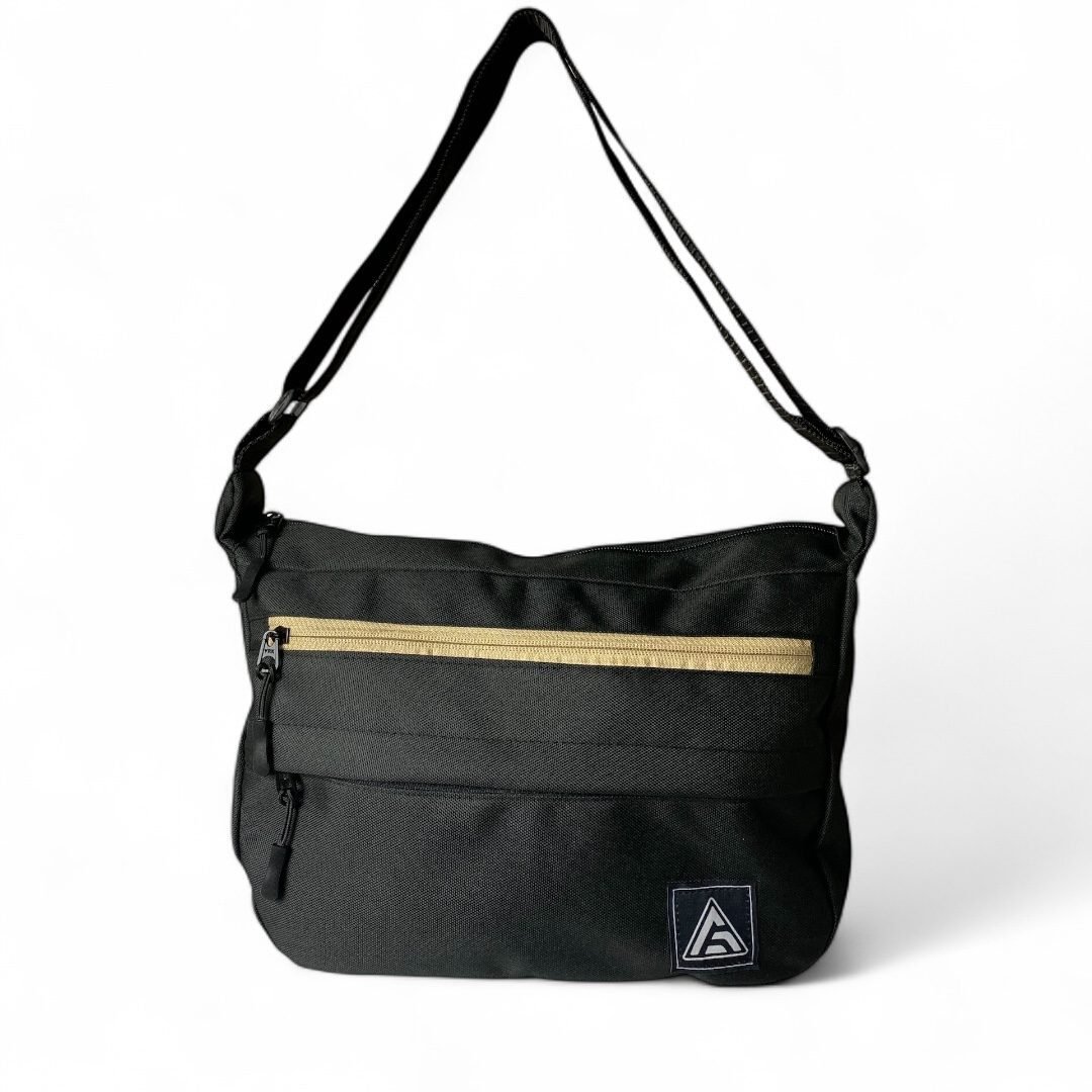 AFLAH Sling Bag warna Hitam
