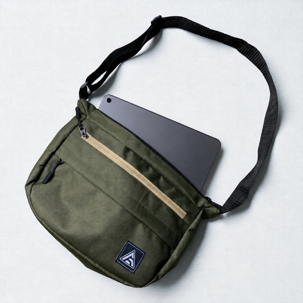 AFLAH Sling Bag memuat tablet 11 inci